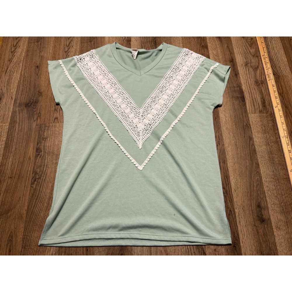 7th Roy Shirt, Women's Size Small, Green, White Lace, Short Sleeve, V-neck